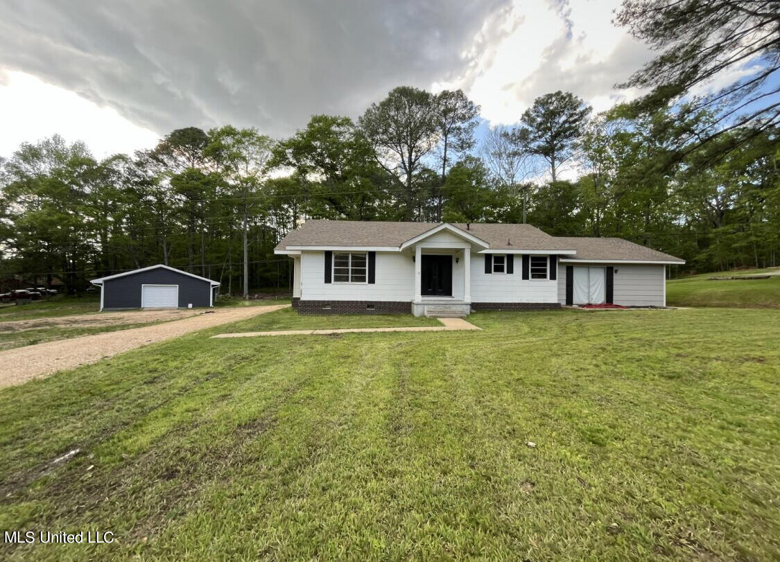 1659 Highway 471 Brandon, MS 39042 - Photo 3 of 19 IMG_6142