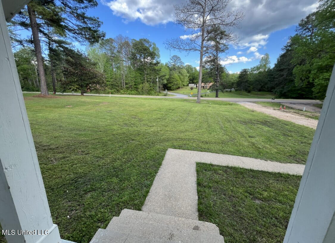 1659 Highway 471 Brandon, MS 39042 - Photo 7 of 19 IMG_6158
