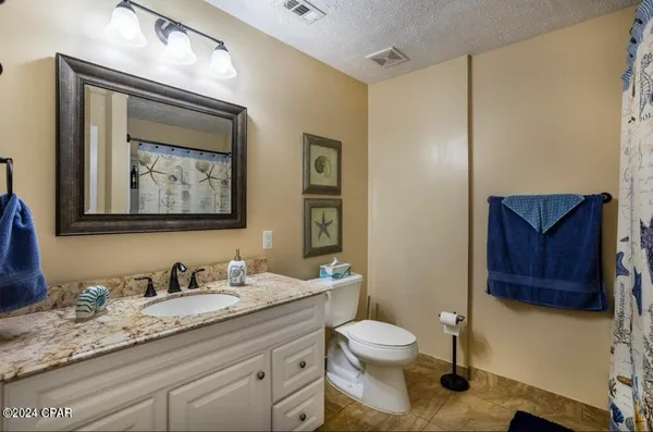 $1,800 | 7125 North Lagoon Drive, Unit C, Panama City, FL 32408