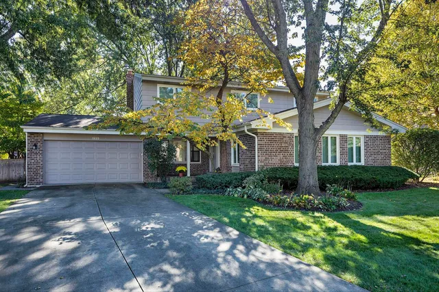 $975,000 | 1925 Ivy Lane, Northbrook, IL 60062