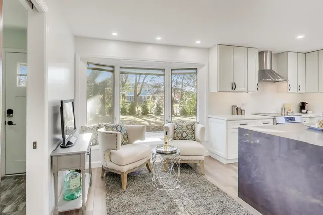 $975,000 | 1925 Ivy Lane, Northbrook, IL 60062