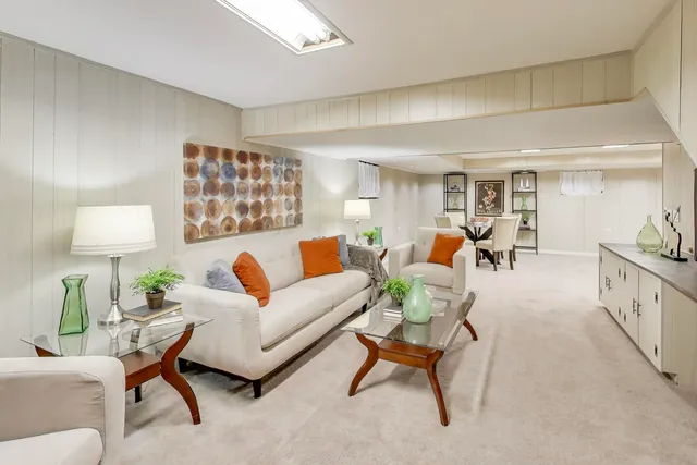 $975,000 | 1925 Ivy Lane, Northbrook, IL 60062