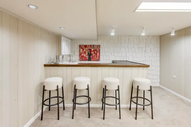 $975,000 | 1925 Ivy Lane, Northbrook, IL 60062