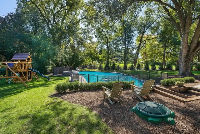$975,000 | 1925 Ivy Lane, Northbrook, IL 60062