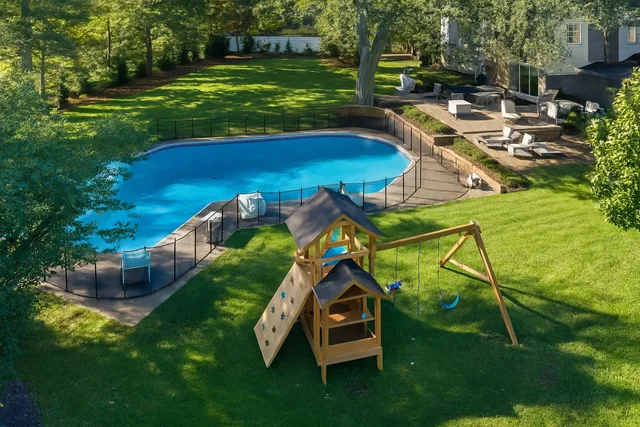 $975,000 | 1925 Ivy Lane, Northbrook, IL 60062