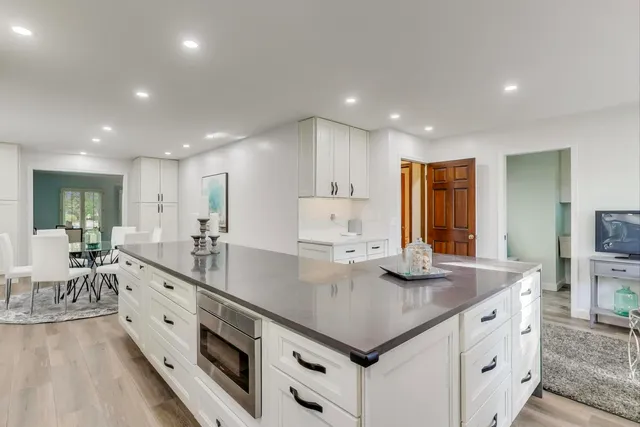 $975,000 | 1925 Ivy Lane, Northbrook, IL 60062