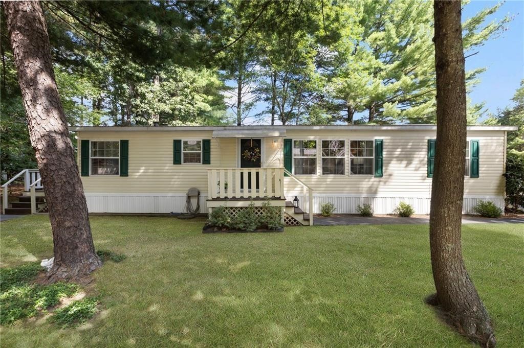 8 King Philip Road Coventry, RI 02816 - Photo 4 of 39