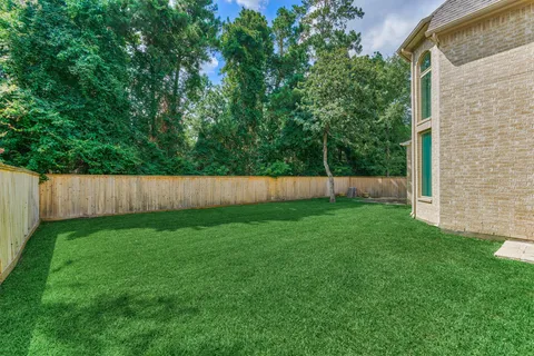 $819,000 | 25 Red Moon Place, The Woodlands, TX 77375