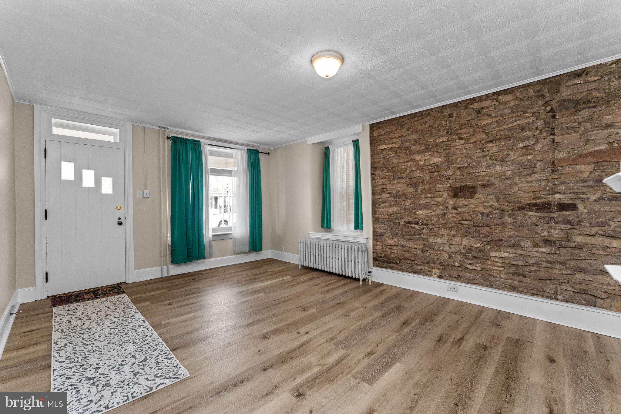 155 Main Street Pennsburg, PA 18073 - Photo 3 of 28