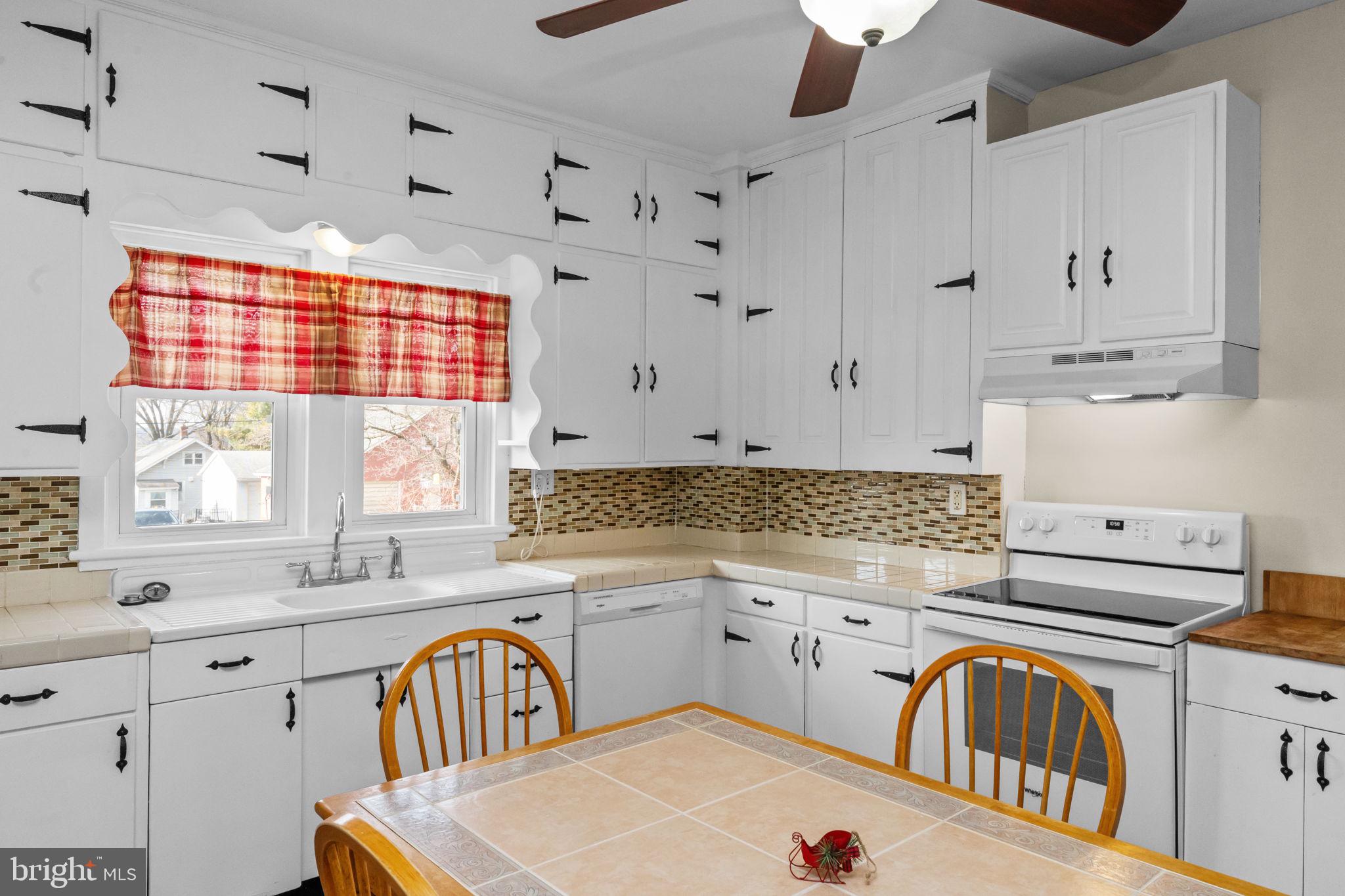 155 Main Street Pennsburg, PA 18073 - Photo 8 of 28