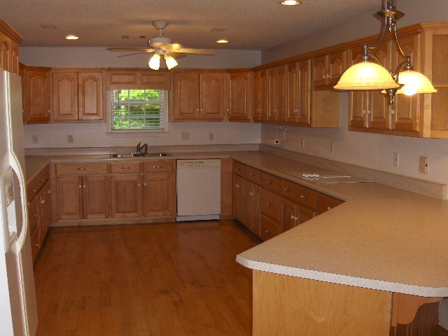 832 Cumslo Road Gray, GA 31032 - Photo 8 of 22 a kitchen with cabinets and window