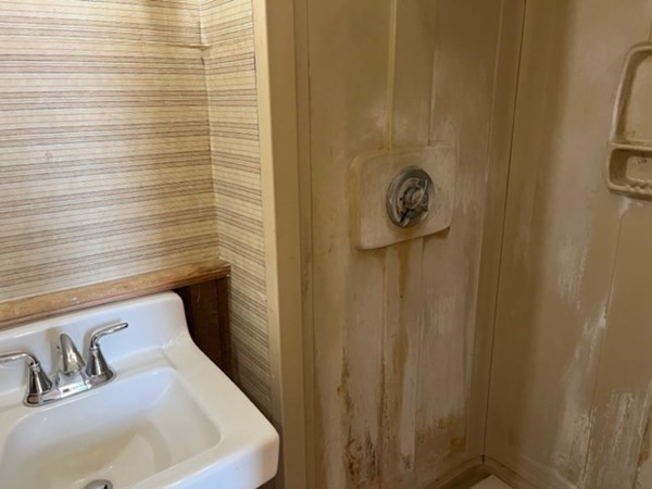 325 Longhill Street Springfield, MA 01108 - Photo 33 of 39 a bathroom with a sink