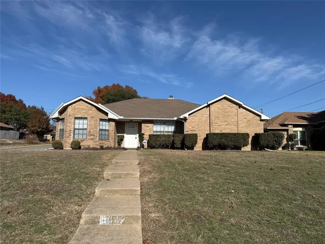 $2,095 | 5047 Hollow Ridge Road, Dallas, TX 75227