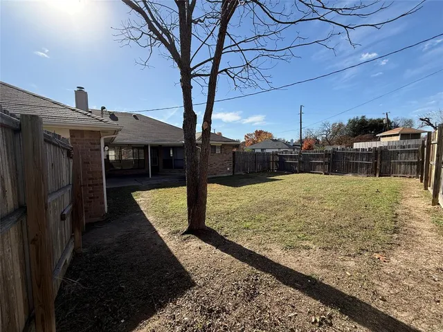 $1,995 | 5047 Hollow Ridge Road, Dallas, TX 75227