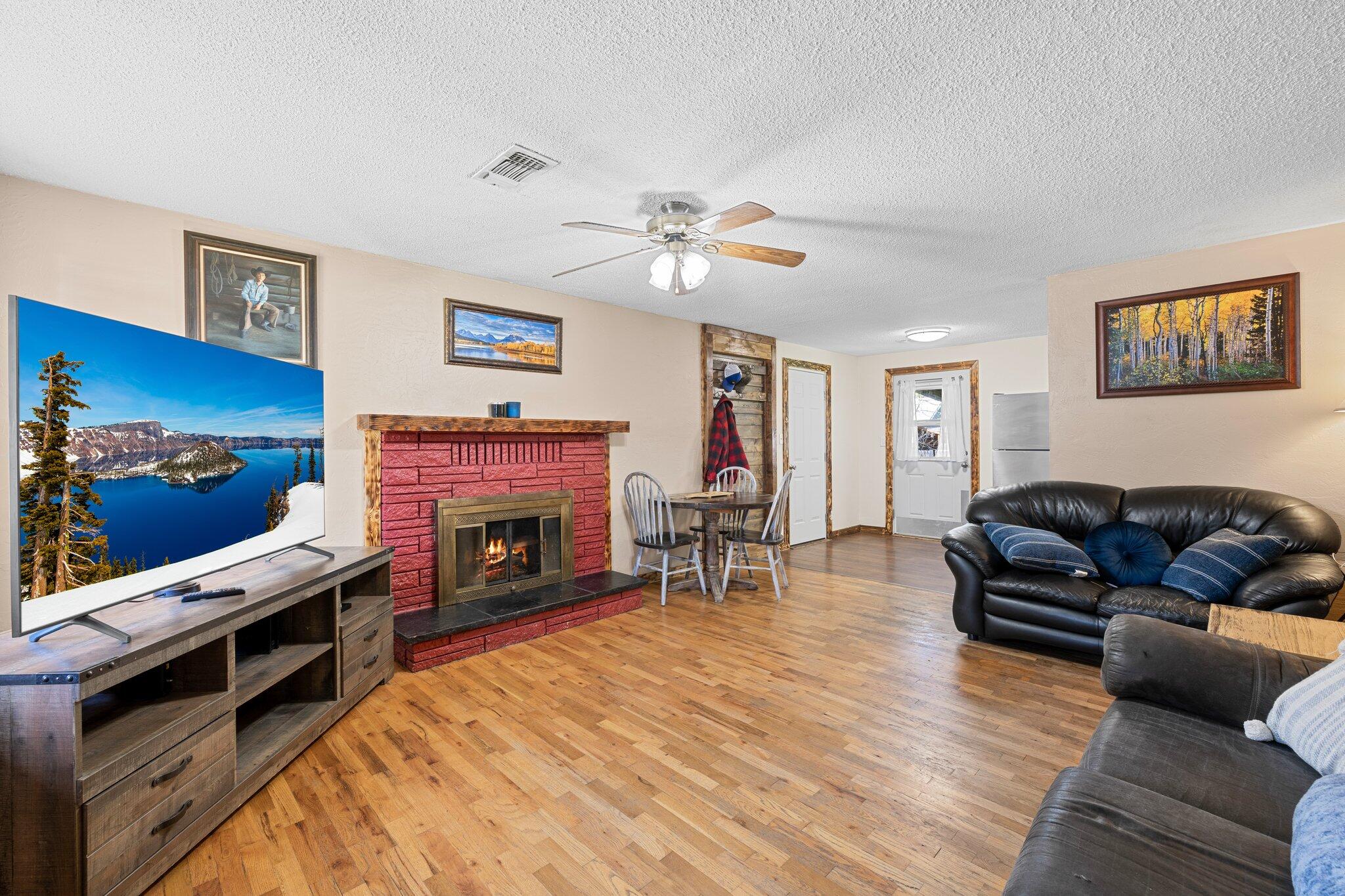 1857 Roberts Road Medford, OR 97504 - Photo 7 of 22 7