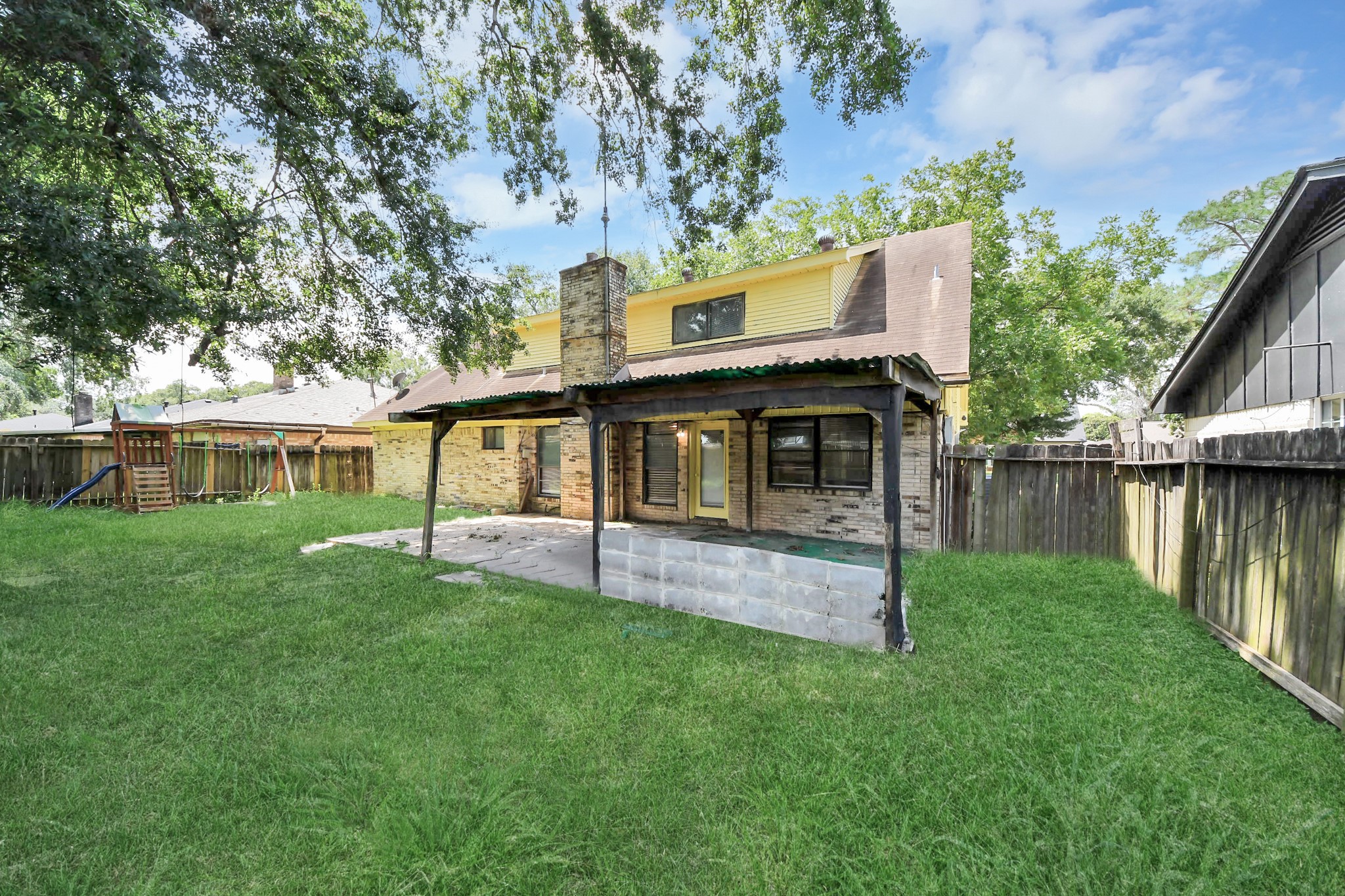 9131 Rentur Drive Houston, TX 77031 - Photo 27 of 27 Spacious Backyard