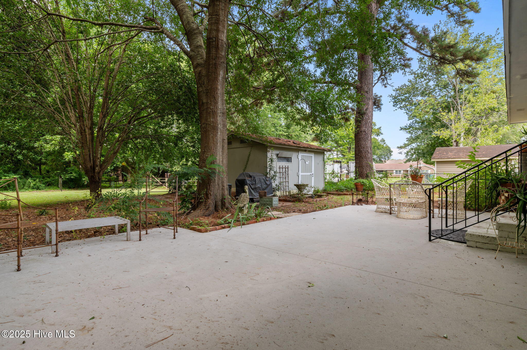 307 Rodmans Road Washington, NC 27889 - Photo 34 of 38 Large patio.