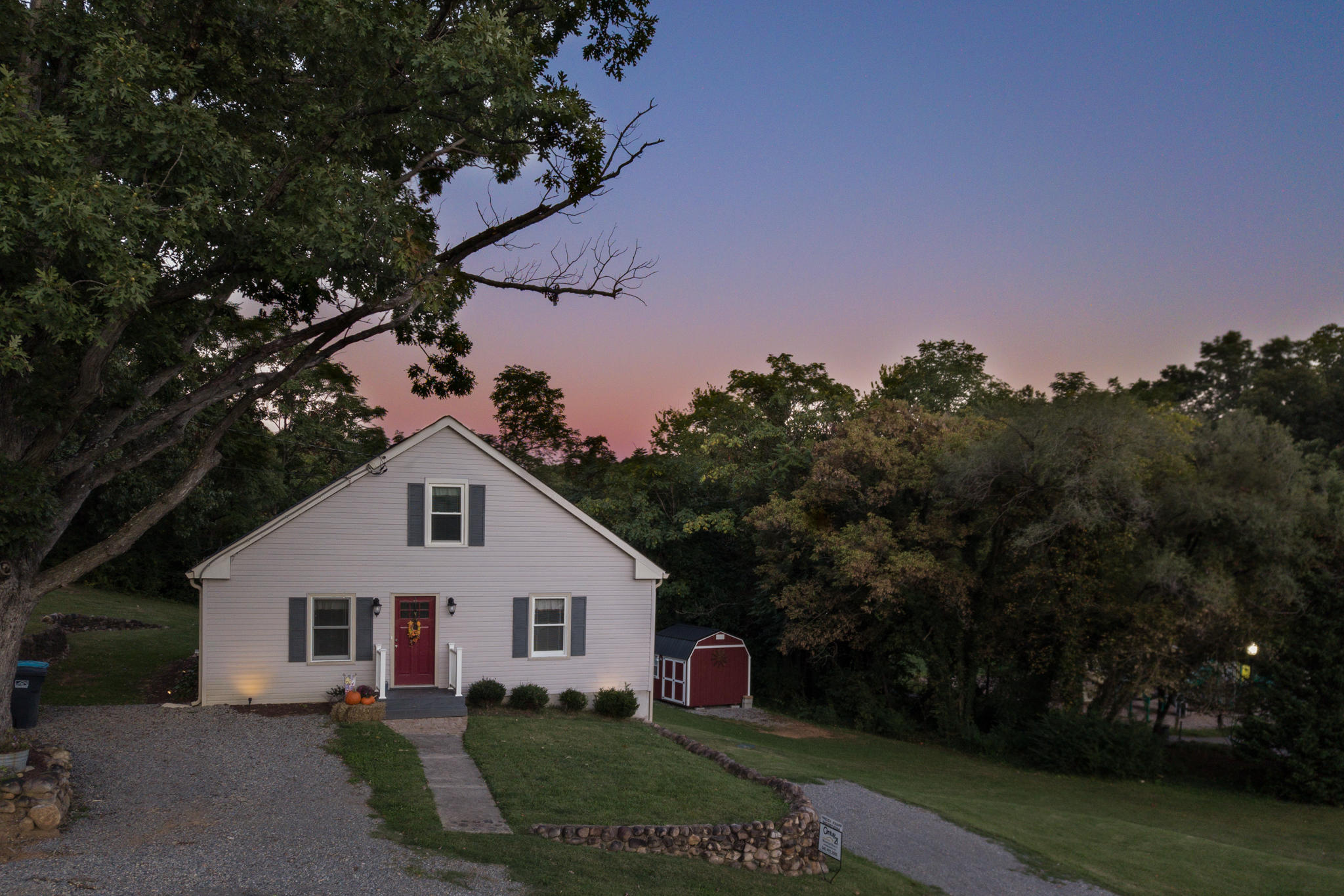 706 Hemlock Road Northwest Roanoke, VA 24017 - Photo 1 of 34 1