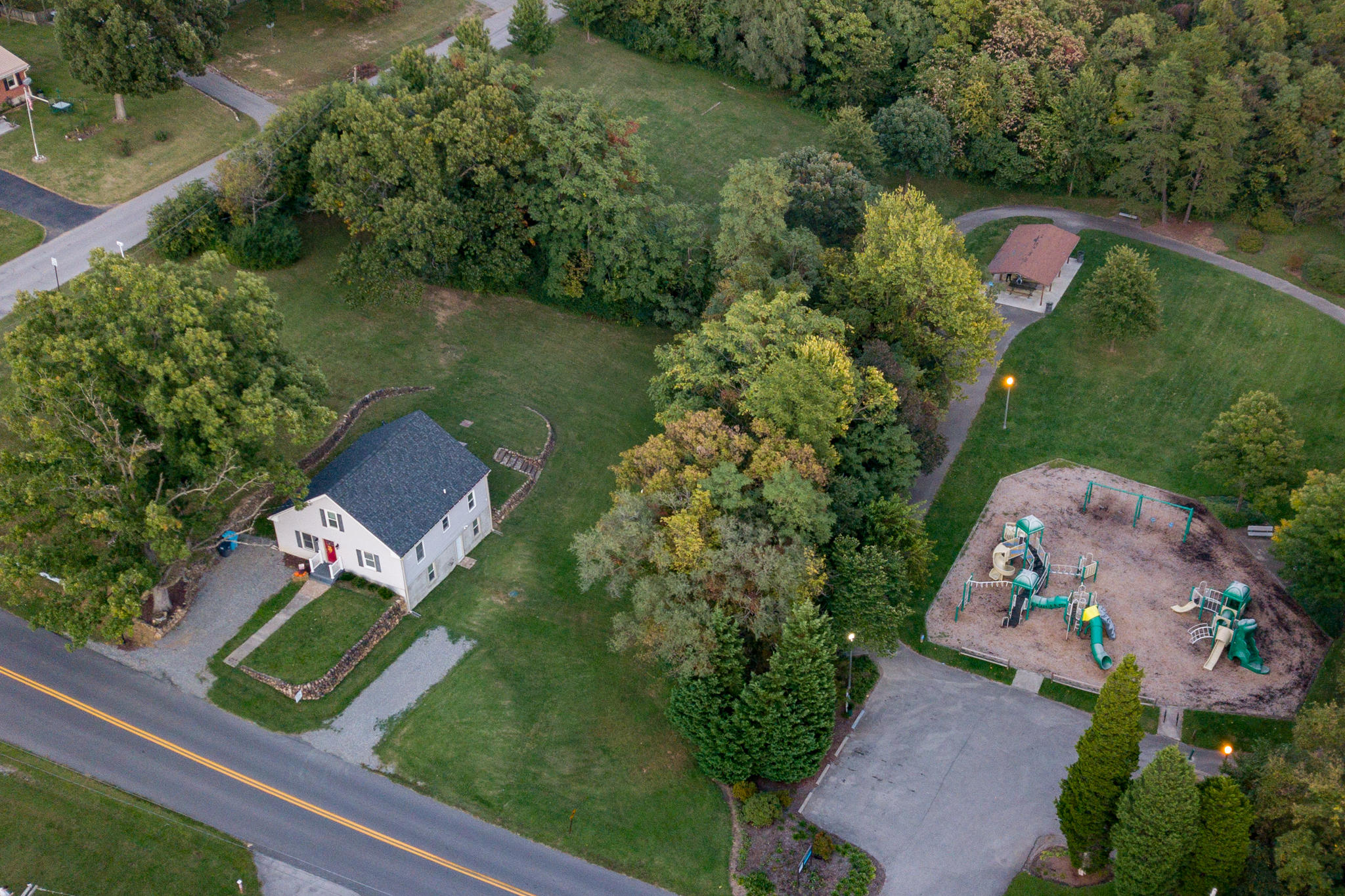 706 Hemlock Road Northwest Roanoke, VA 24017 - Photo 2 of 34 2