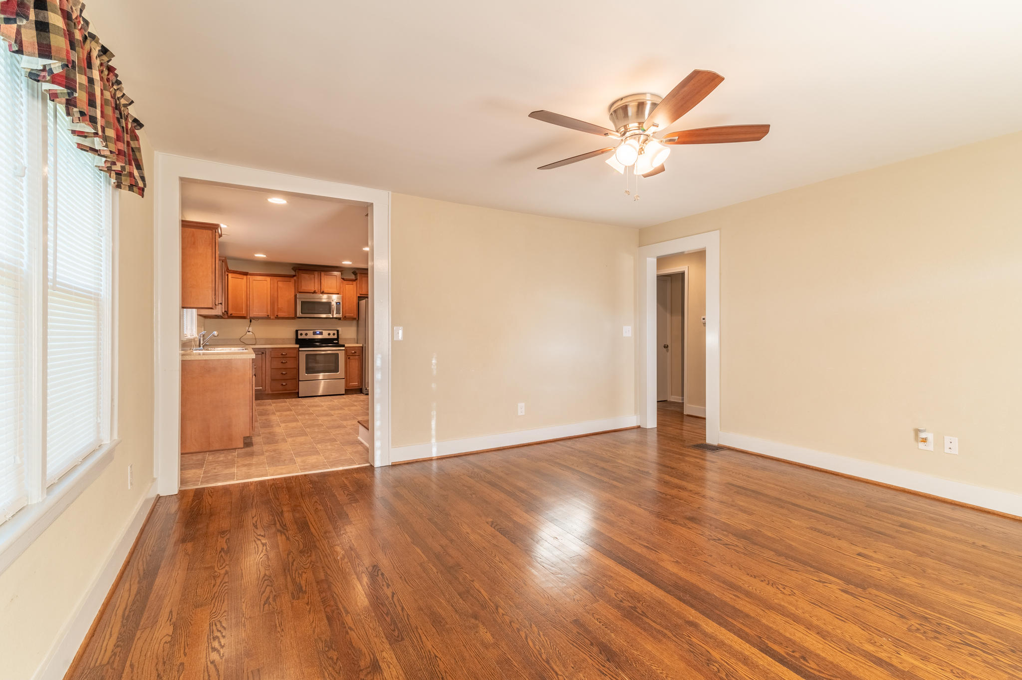 706 Hemlock Road Northwest Roanoke, VA 24017 - Photo 12 of 34 DSC_5813-HDR