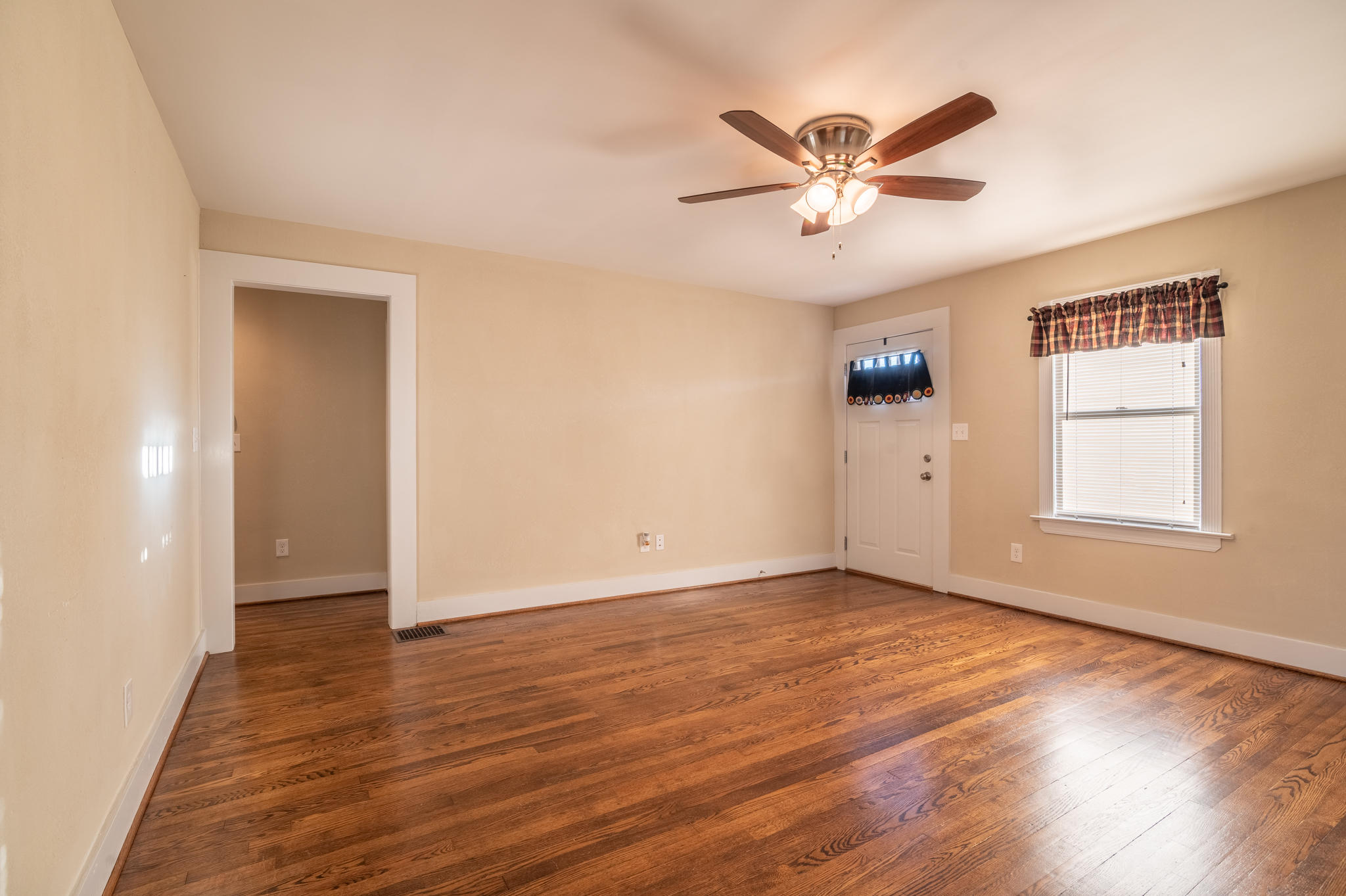 706 Hemlock Road Northwest Roanoke, VA 24017 - Photo 13 of 34 DSC_5818-HDR