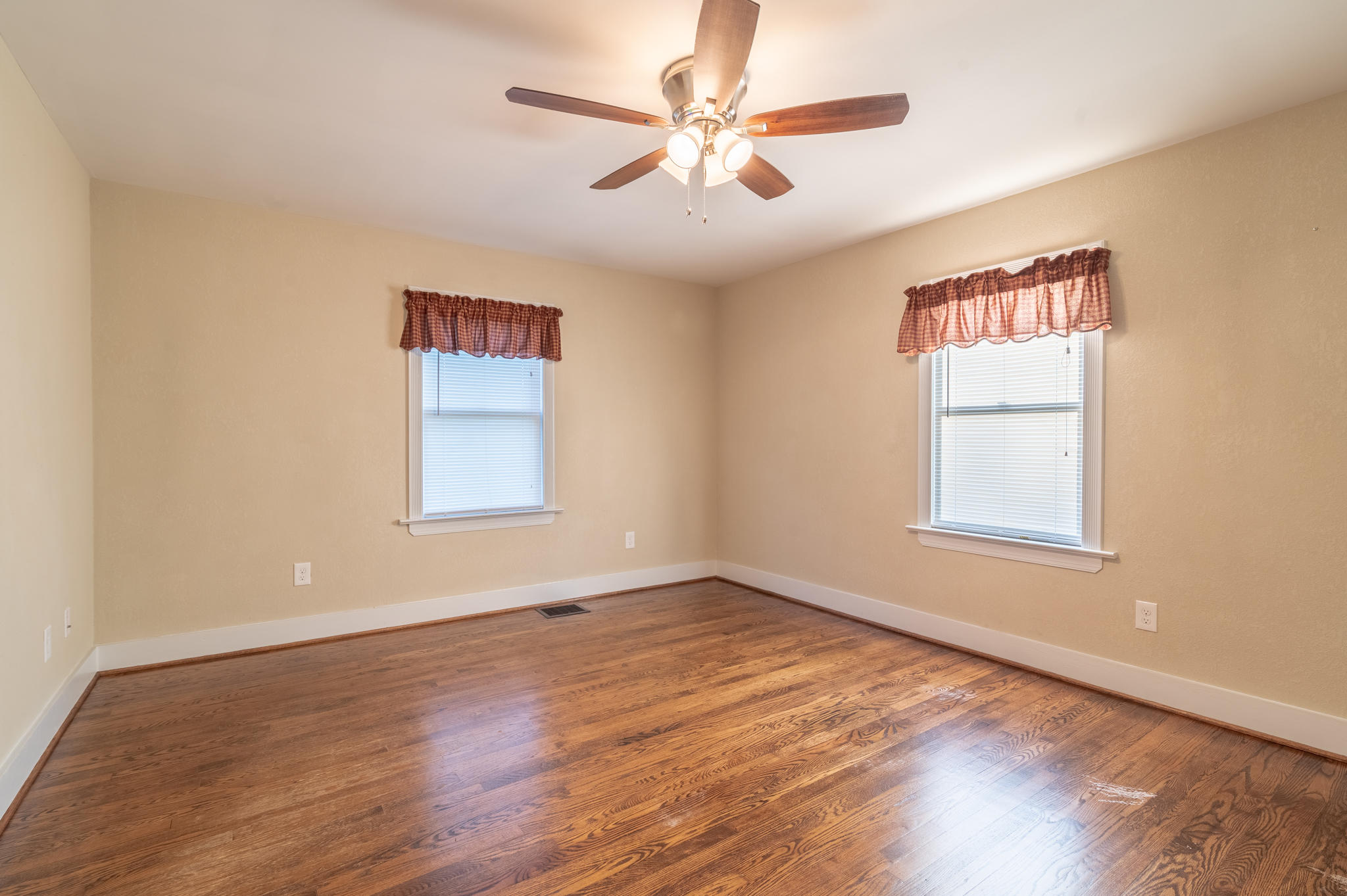 706 Hemlock Road Northwest Roanoke, VA 24017 - Photo 22 of 34 DSC_5868-HDR