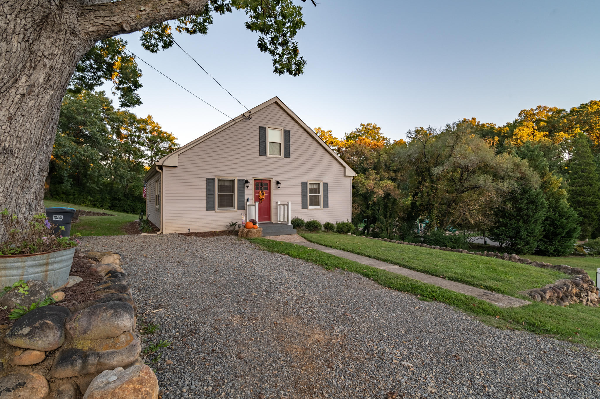 706 Hemlock Road Northwest Roanoke, VA 24017 - Photo 5 of 34 5