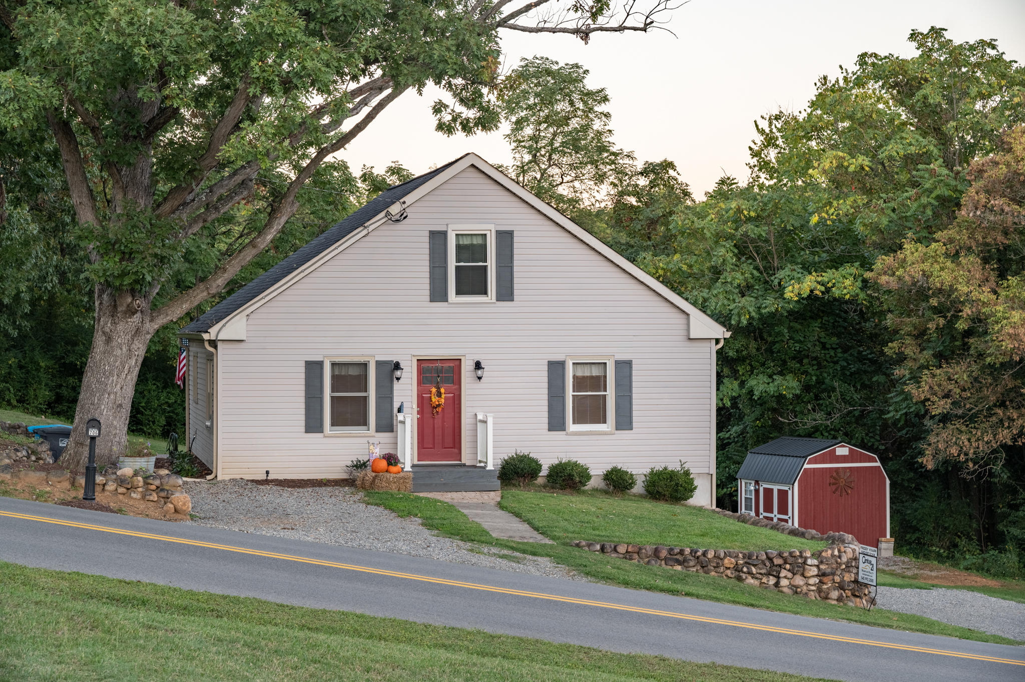706 Hemlock Road Northwest Roanoke, VA 24017 - Photo 6 of 34 6
