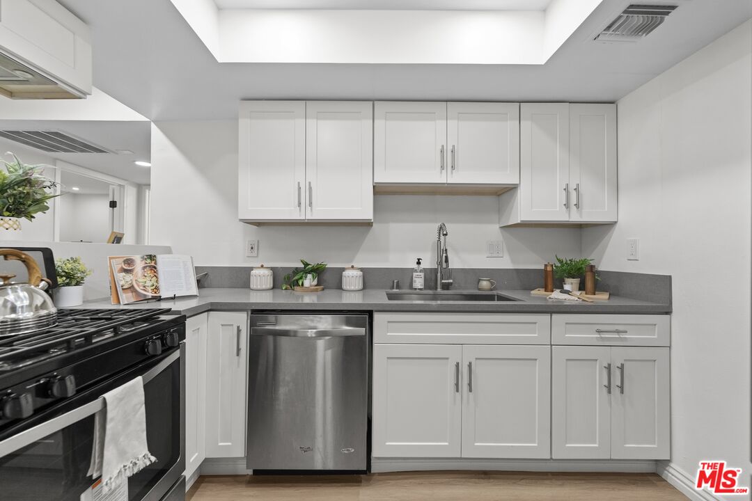 116 Marmion Way, Unit 9 South Pasadena, CA 91030 - Photo 9 of 22