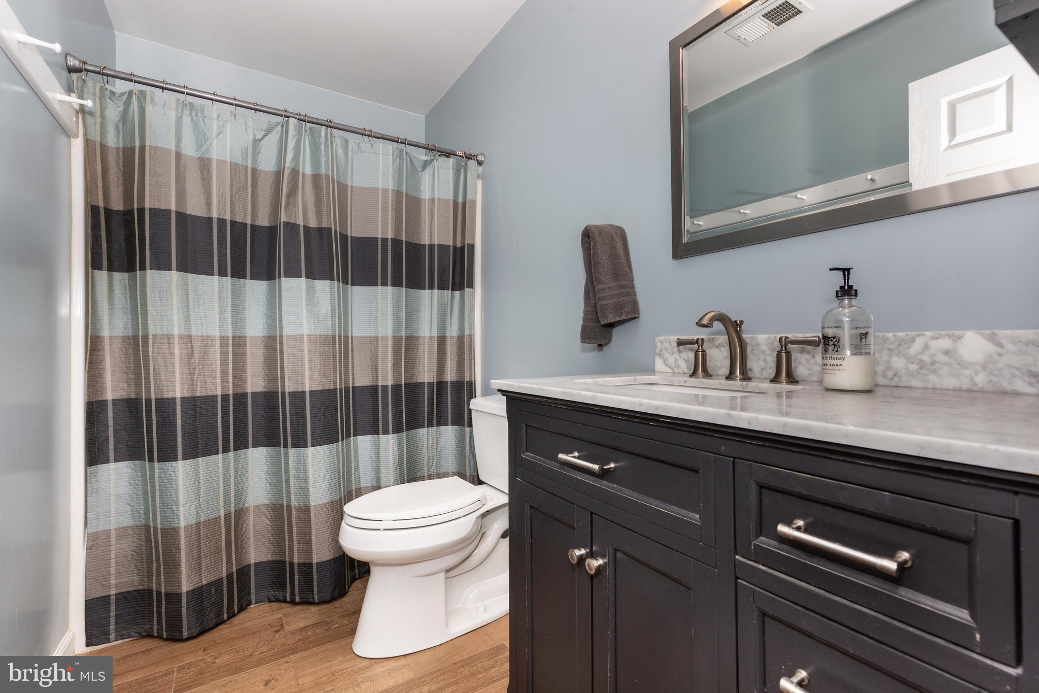 3175 Wheatfield Road Finksburg, MD 21048 - Photo 32 of 64 Upstairs Hall Bath