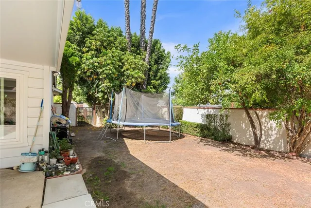 $1,090,000 | 11372 Gaynor Avenue, Granada Hills, CA 91344