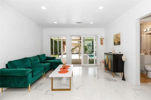 $1,090,000 | 11372 Gaynor Avenue, Granada Hills, CA 91344