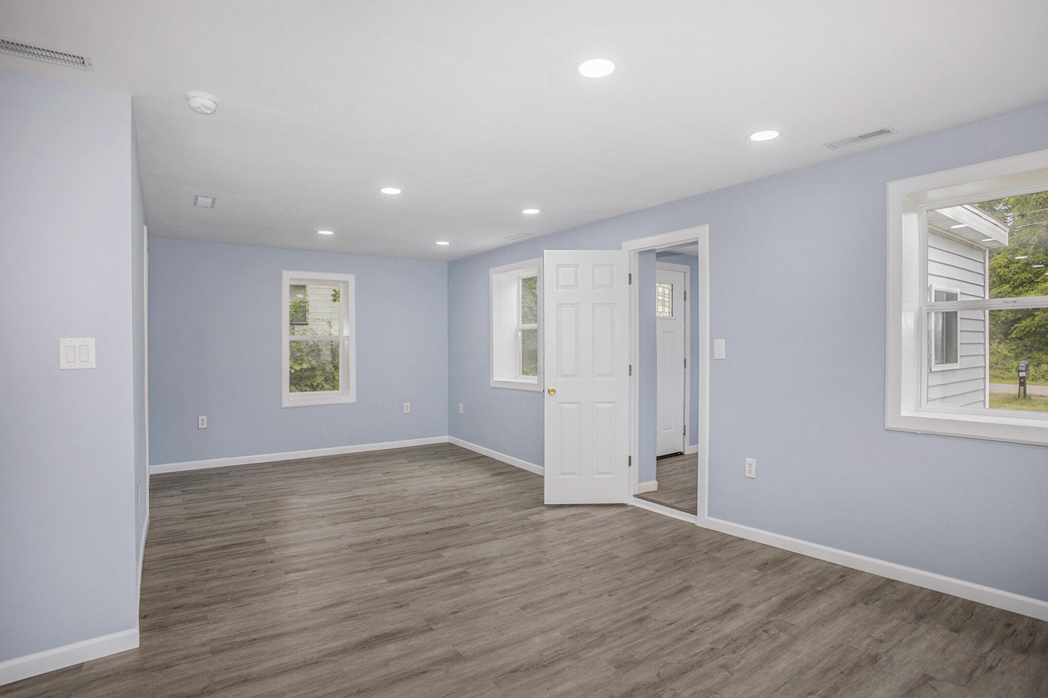 185 Felton Street Benton Harbor, MI 49022 - Photo 5 of 17 003_file_137