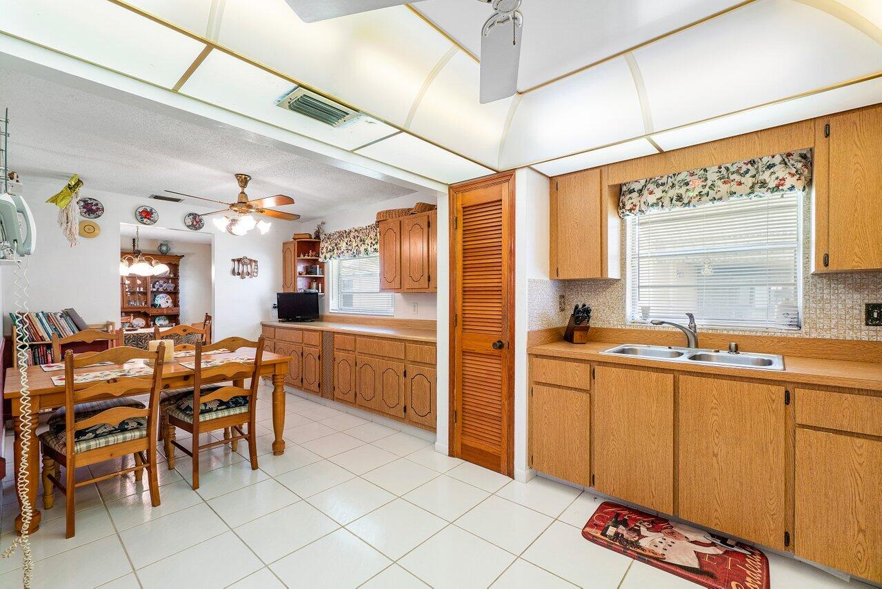 9213 Southwest 18th Street Boca Raton, FL 33428 - Photo 2 of 11 012-9213Southwest18thStreet-BocaRaton-FL