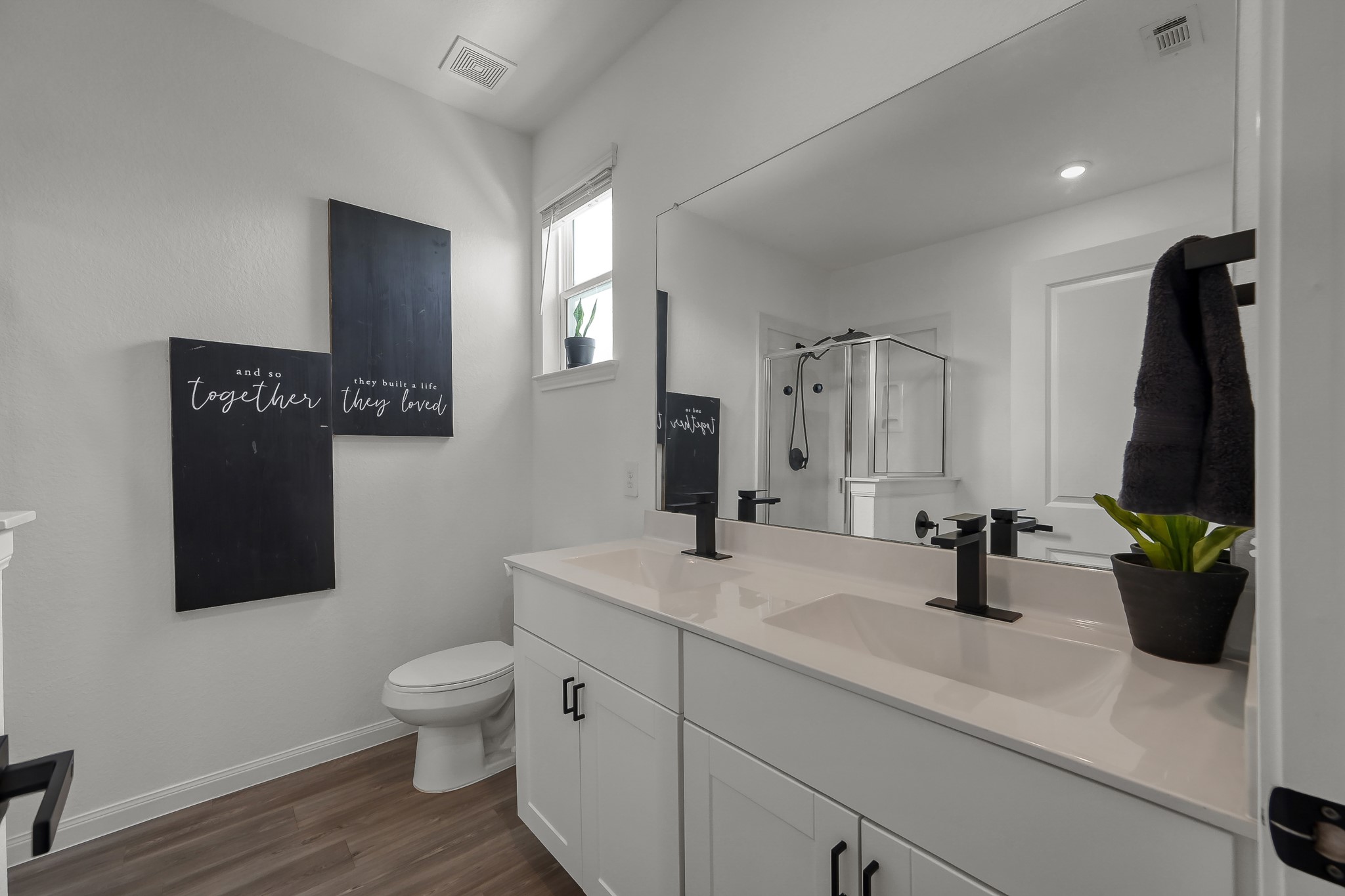 5710 Finely Run St Spring Spring, TX 77373 - Photo 21 of 26 Primary Bathroom