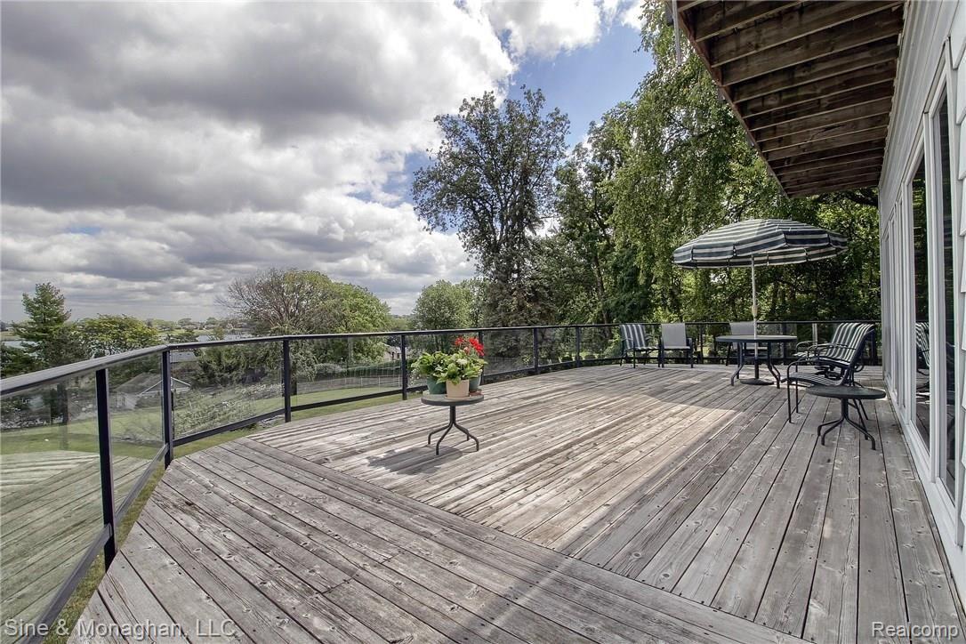 1823 River Road St. Clair, MI 48079 - Photo 42 of 47 42 - Deck_2nd_View.jpg
