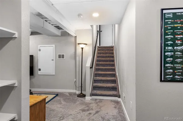 a view of entryway with a front door