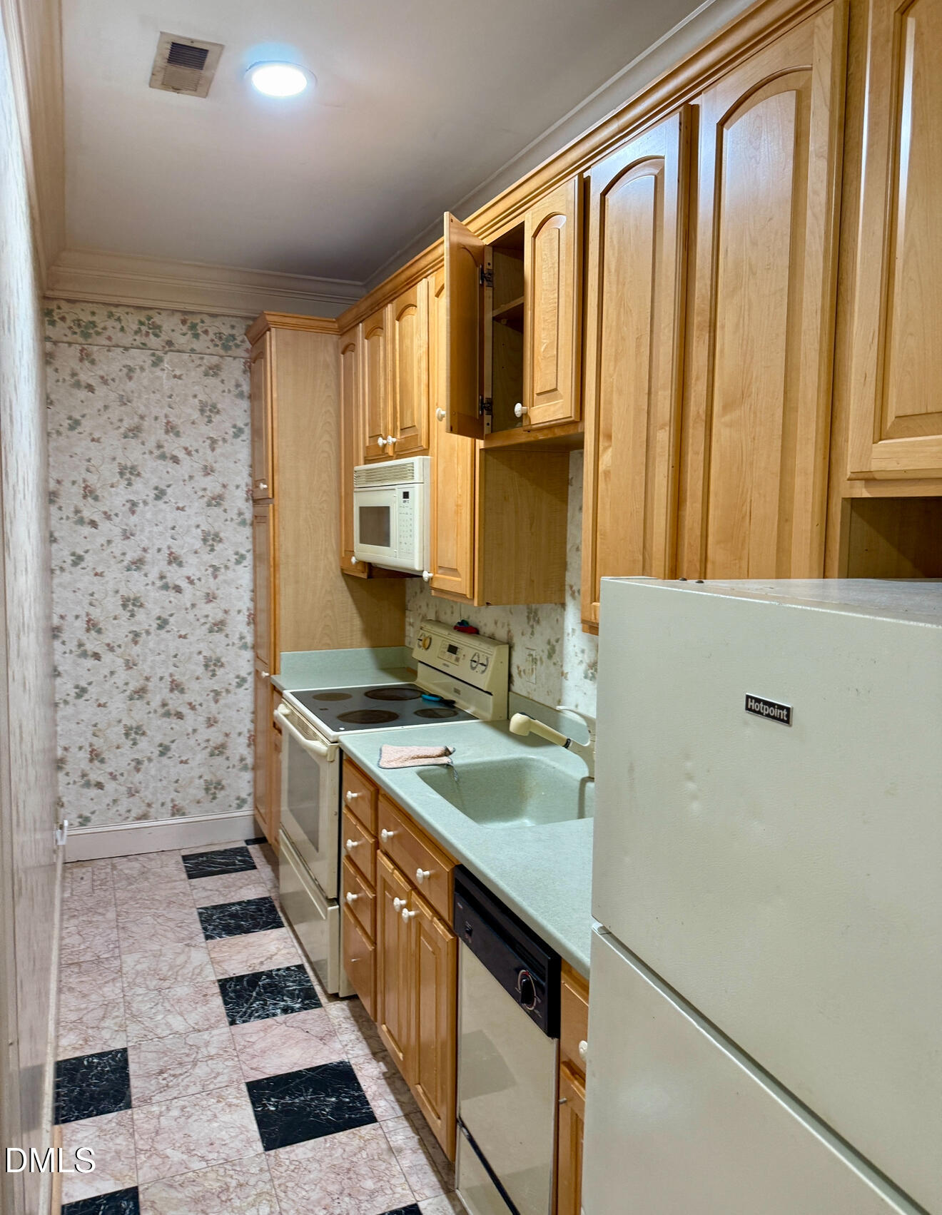 6508 Litchford Road Raleigh, NC 27615 - Photo 11 of 29 IMG_3106