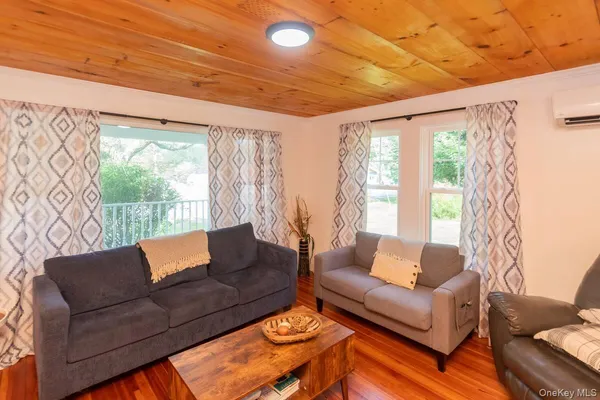 $2,000 | 692 Old Rte 17, Livingston Manor, NY 12758