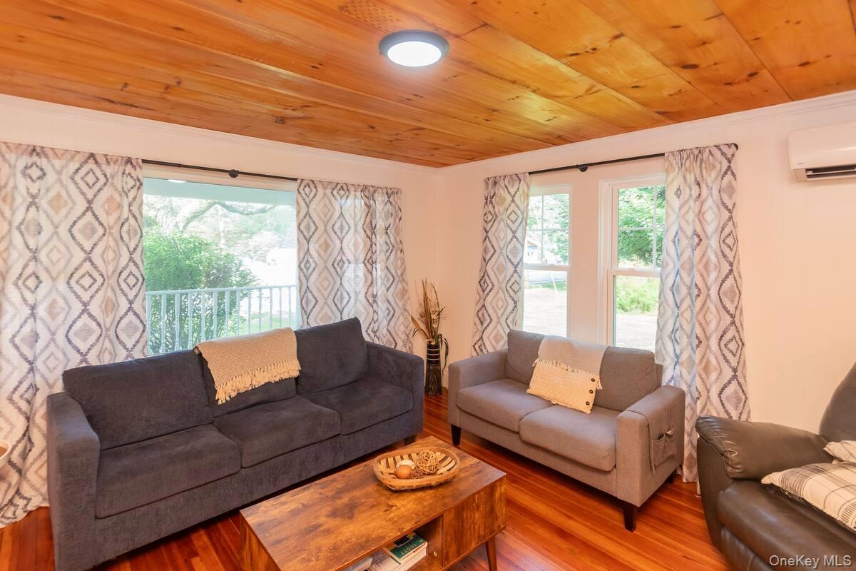 692 Old Rte 17 Livingston Manor, NY 12758 - Photo 17 of 29