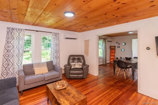 $2,000 | 692 Old Rte 17, Livingston Manor, NY 12758