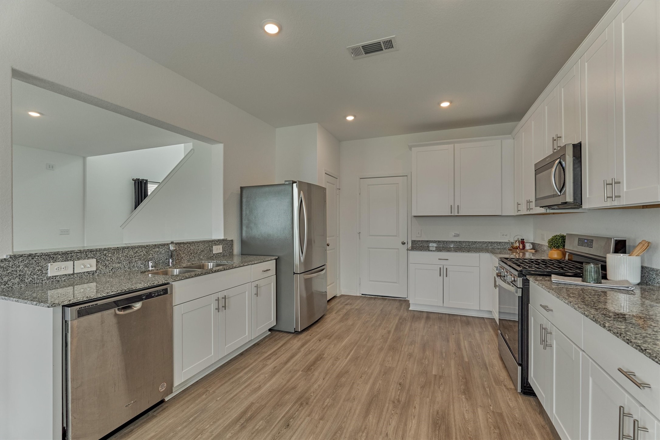 5406 Balerna St Spring Spring, TX 77373 - Photo 12 of 37 Refrigerator stays!