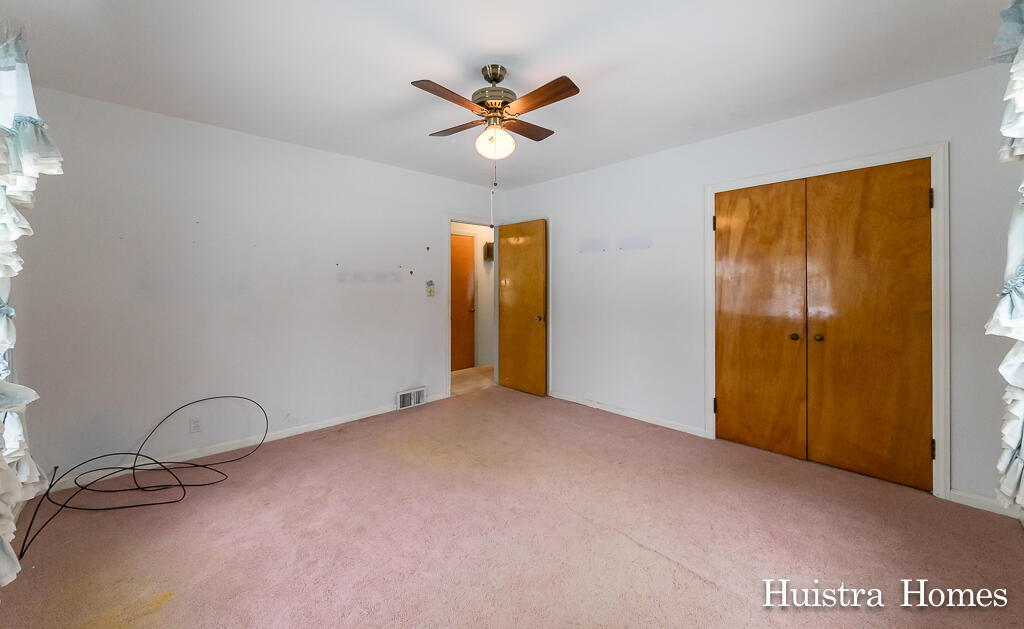 17537 Taft Road Spring Lake, MI 49456 - Photo 20 of 31 17537TaftRd20Lores