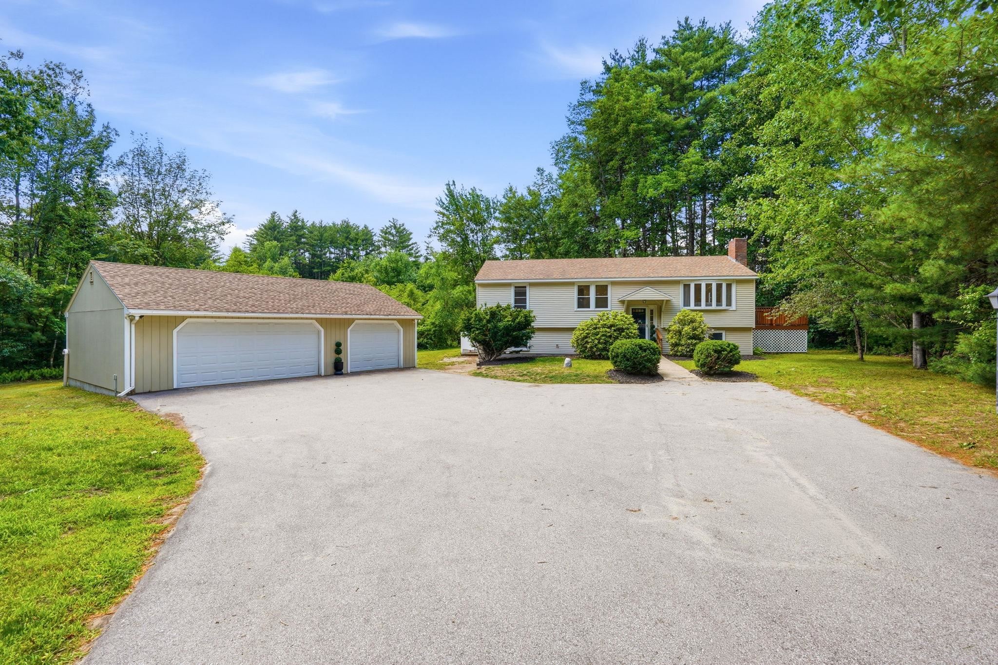 632 Raymond Road Chester, NH 03036 - Photo 3 of 23