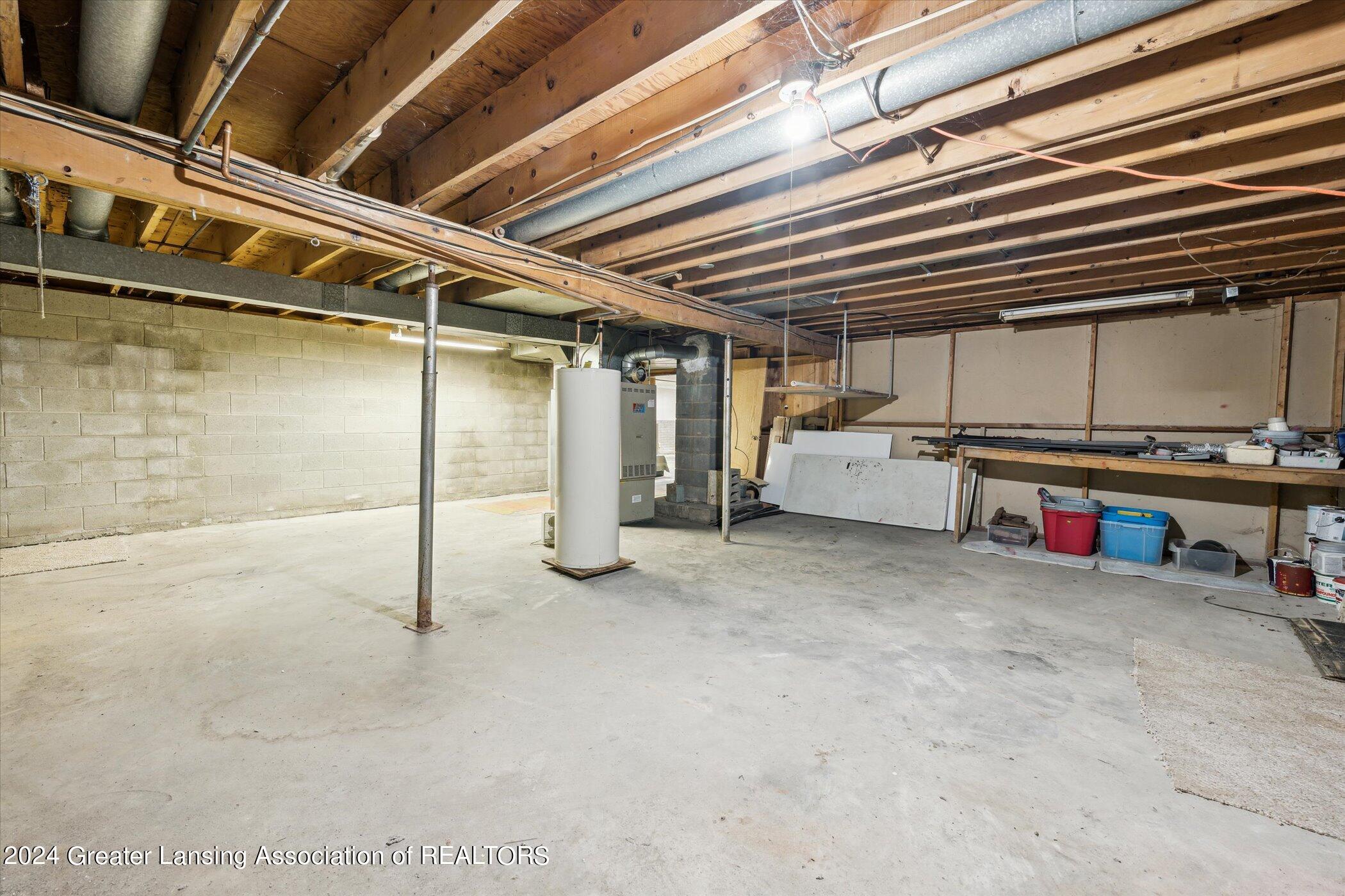 1810 West Jason Road Dewitt, MI 48820 - Photo 39 of 50 39-1810-W-Jason-Rd-DeWitt-MI-48820-Windo