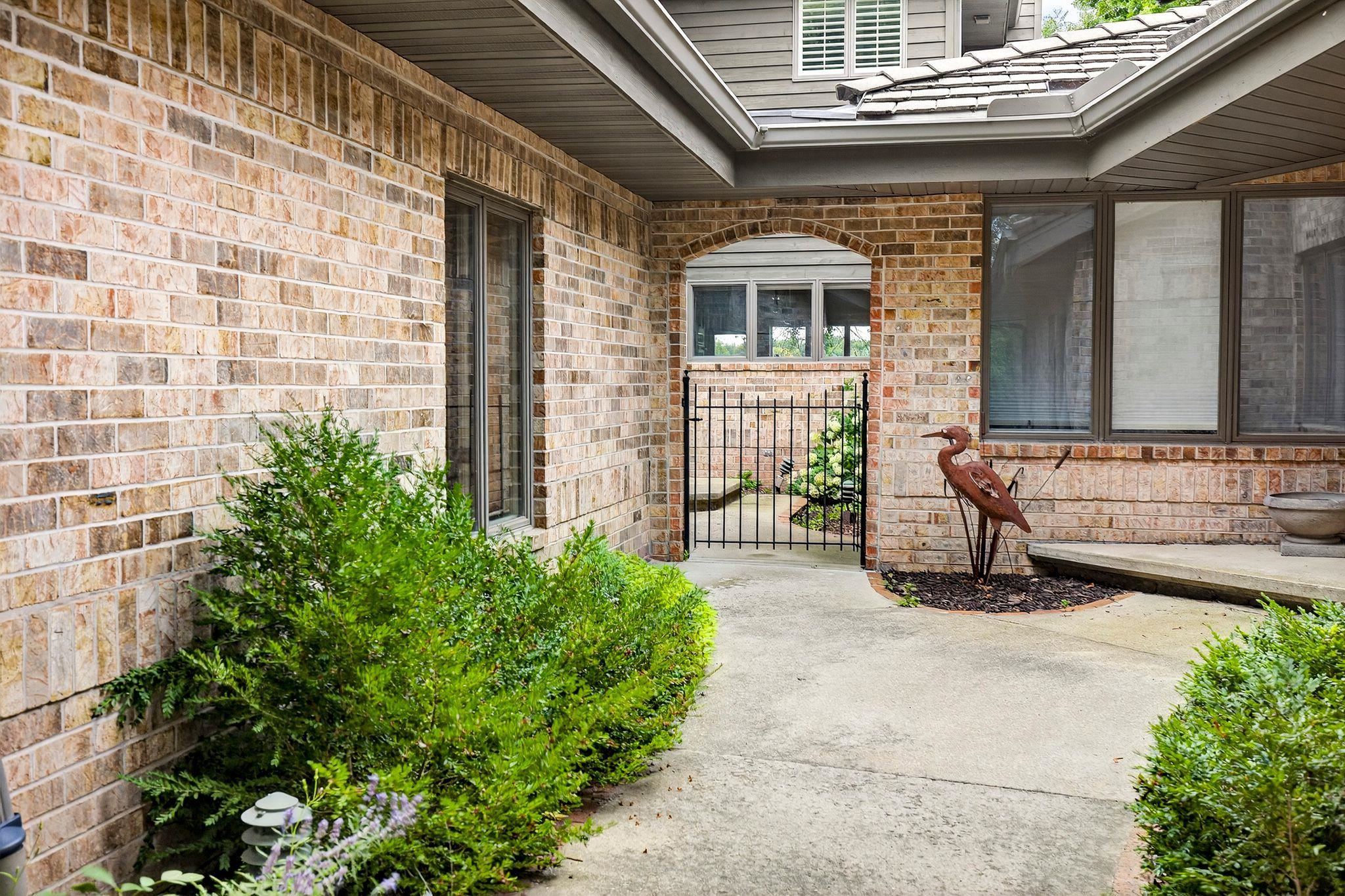 2905 Fox Run Appleton, WI 54914 - Photo 2 of 52