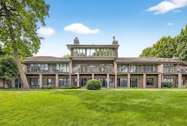 $639,900 | 2905 Fox Run, Appleton, WI 54914