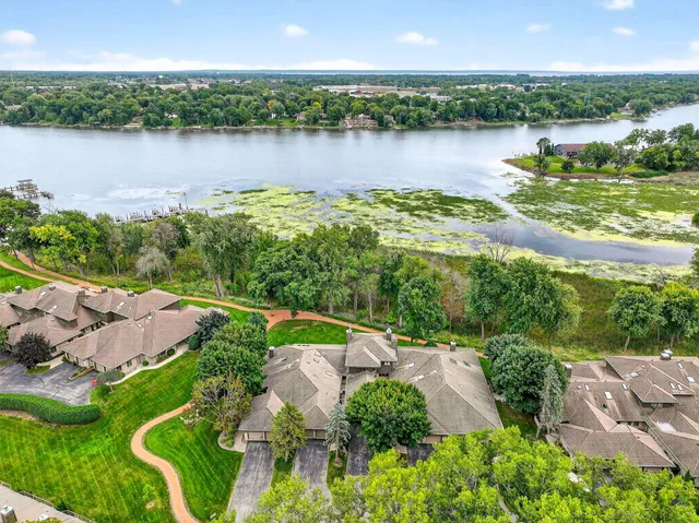 $639,900 | 2905 Fox Run, Appleton, WI 54914