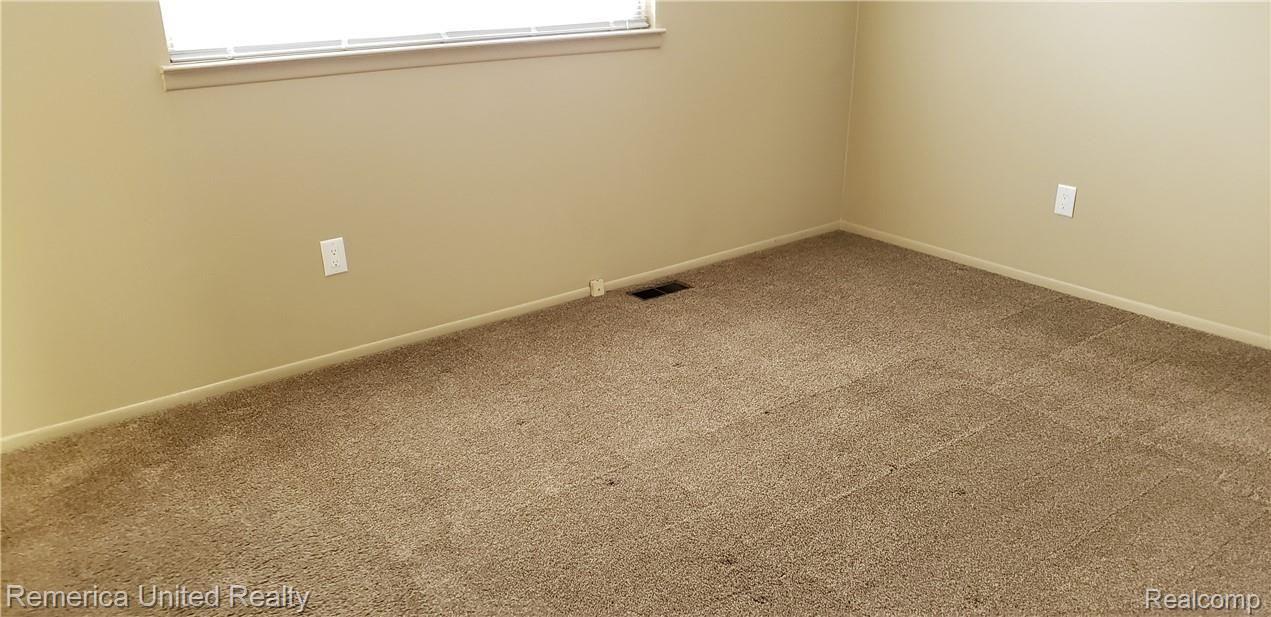 19811 Merriman Road Livonia, MI 48152 - Photo 30 of 41 20190426_120035.jpg