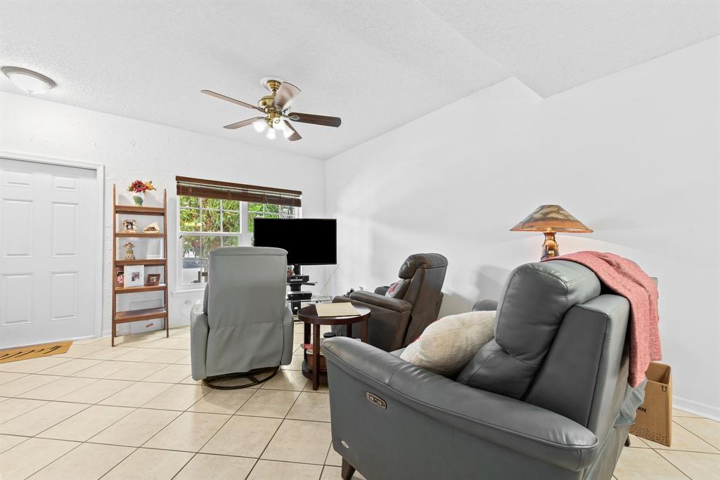 3320 Confetti Lane, Unit 3320 Margate, FL 33063 - Photo 4 of 17